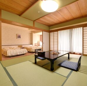 In-room safe, desk, iron/ironing board, free WiFi - Monogusanoyado Hanasenkyo (Nikko)