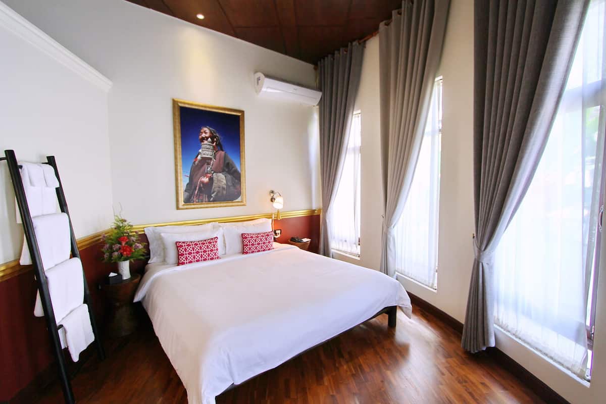 Standard Room | Egyptian cotton sheets, premium bedding, minibar, in-room safe