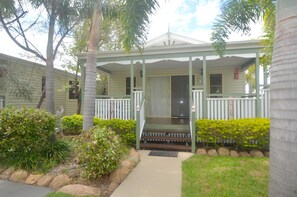 Front of property - Barney Beach Accommodation (Barney Point)