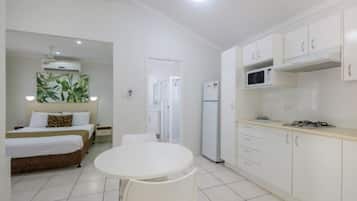 1 bedroom, premium bedding, in-room safe, desk