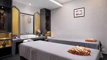 Couples treatment rooms, body treatments, aromatherapy, body wraps