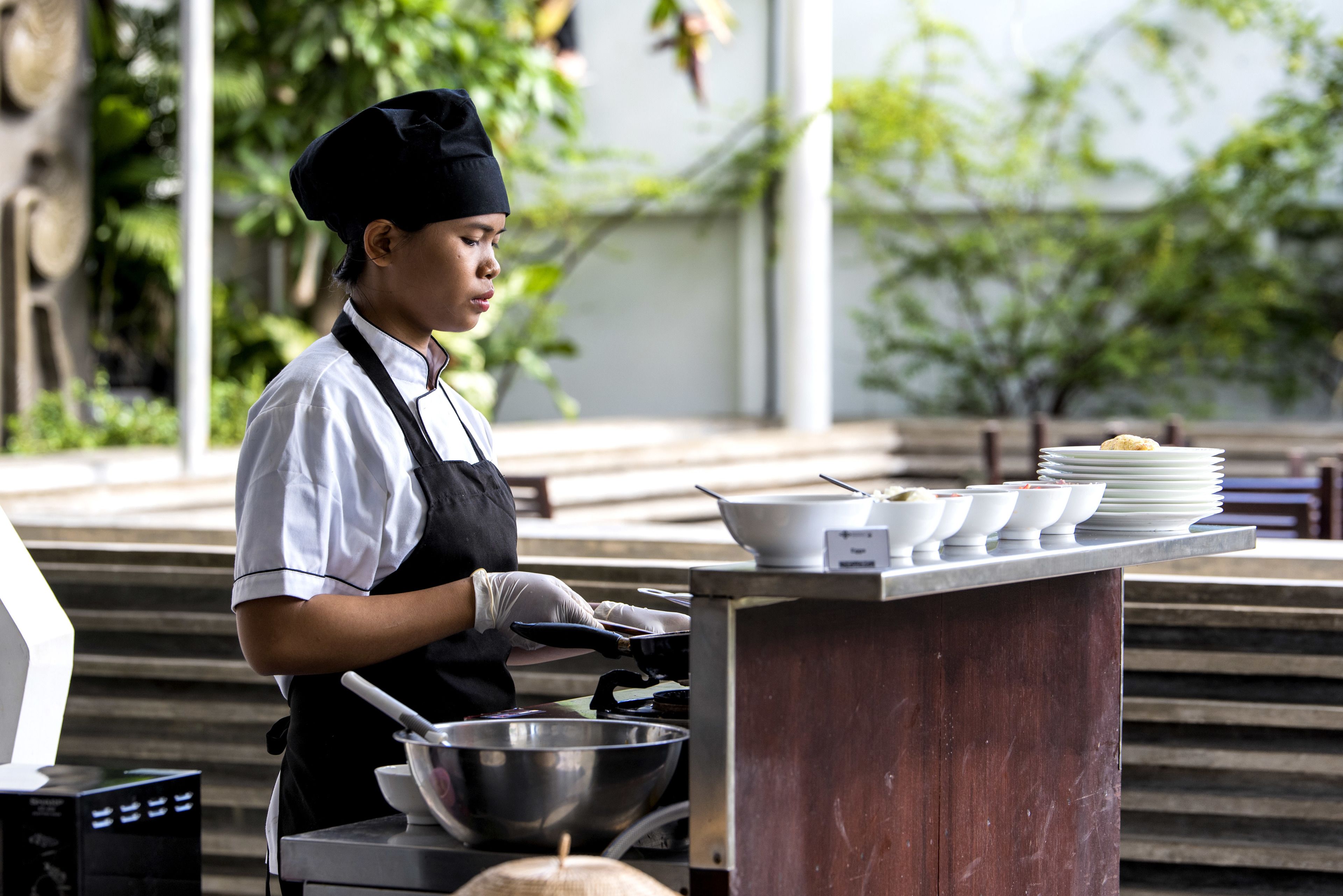 breakfast, lunch, dinner served; international cuisine, pool views