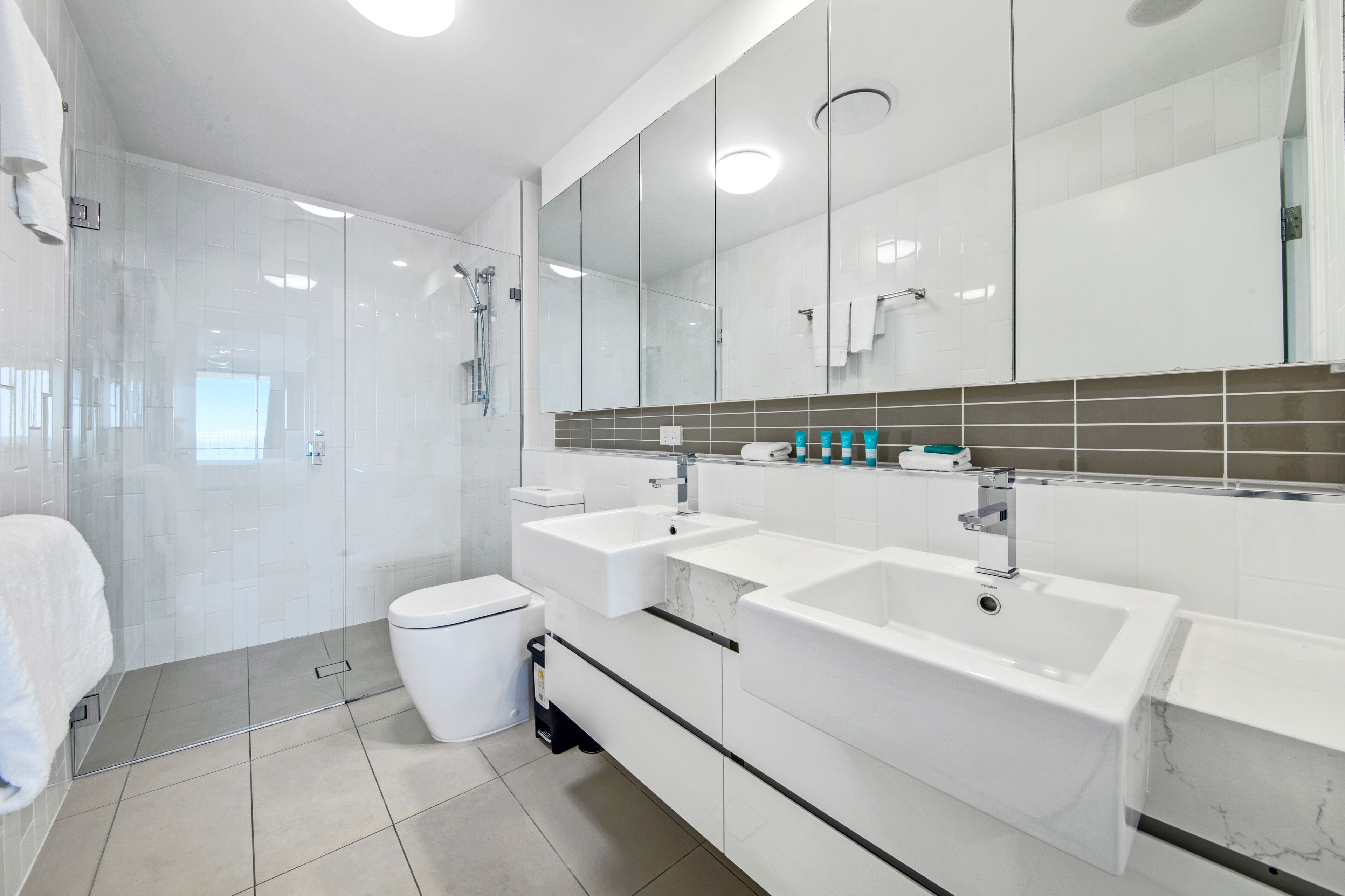 3 bedroom east facing ocean view | bathroom | combined shower/bathtub, hydromassage showerhead, free toiletries