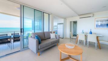 2 Bedroom Panoramic Apartment | In-room dining