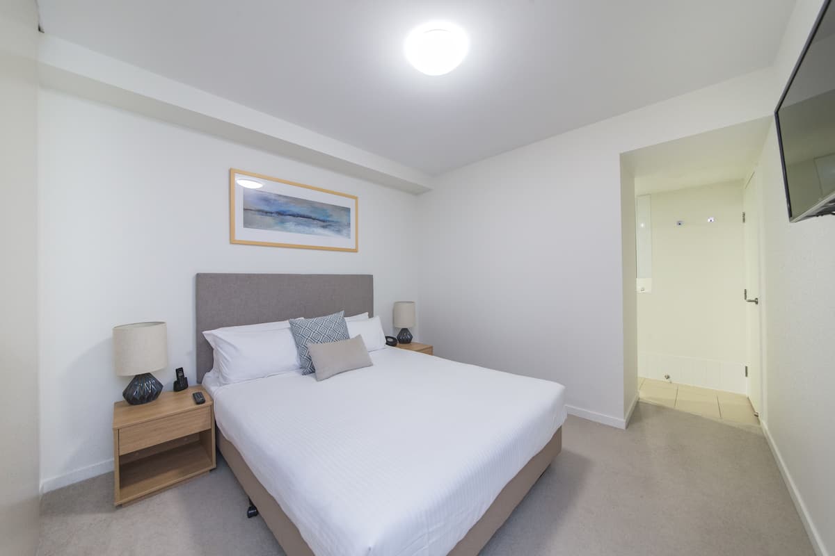 2 bedrooms, premium bedding, individually decorated