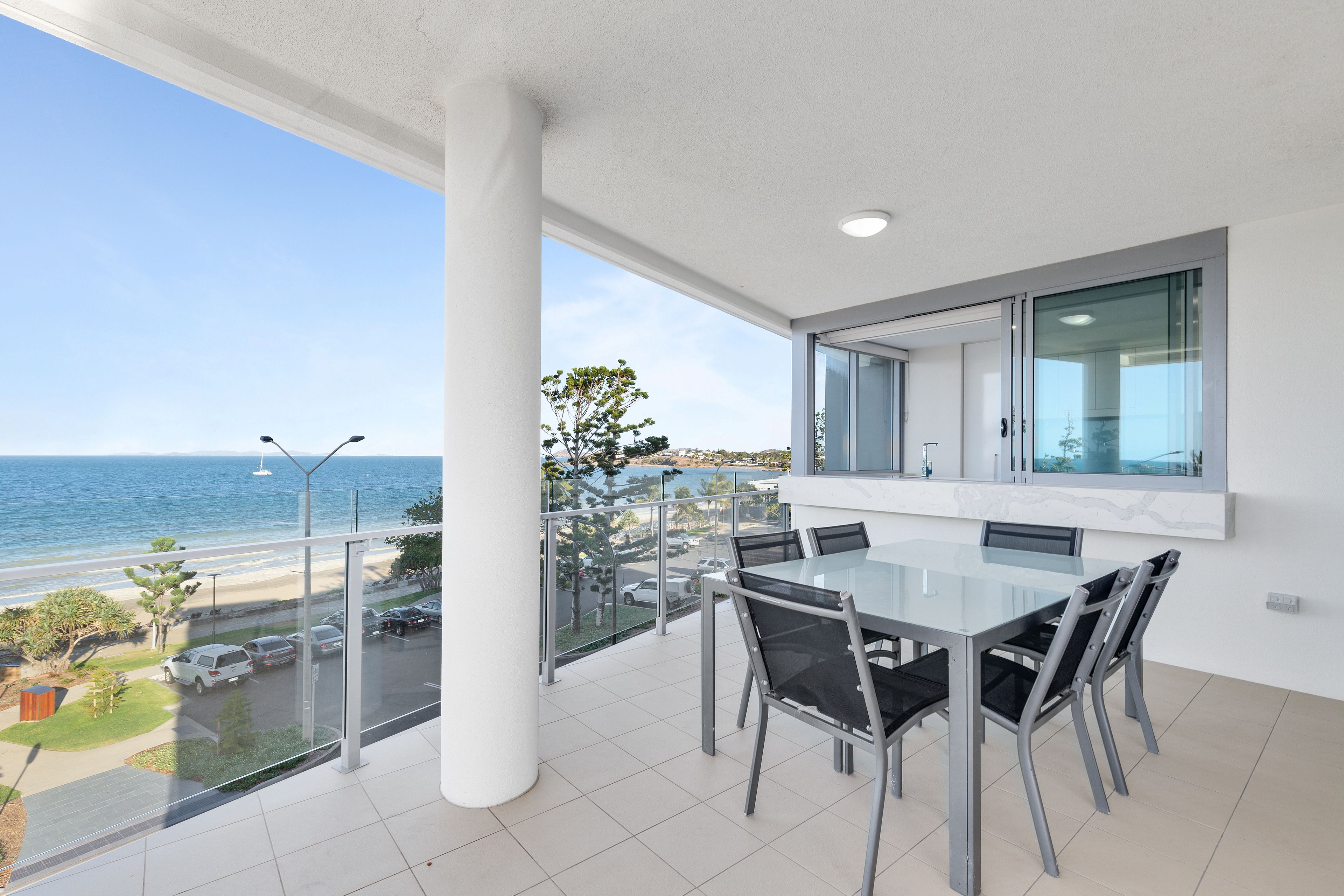 2 bedroom panoramic apartment | balcony