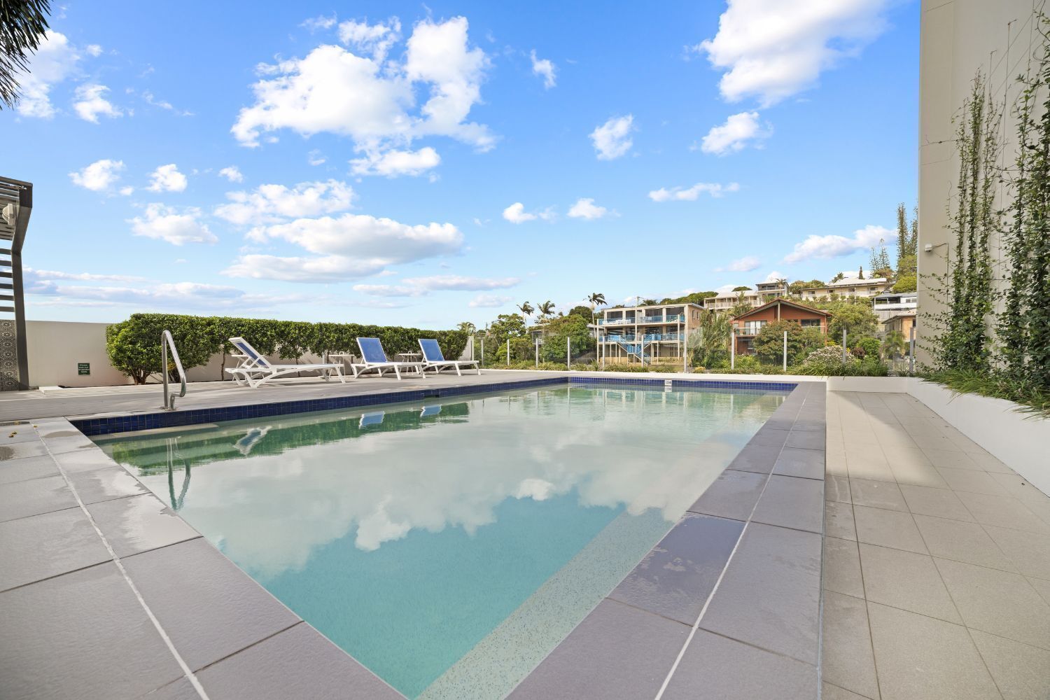 2 piscinas al aire libre, sillones reclinables de piscina