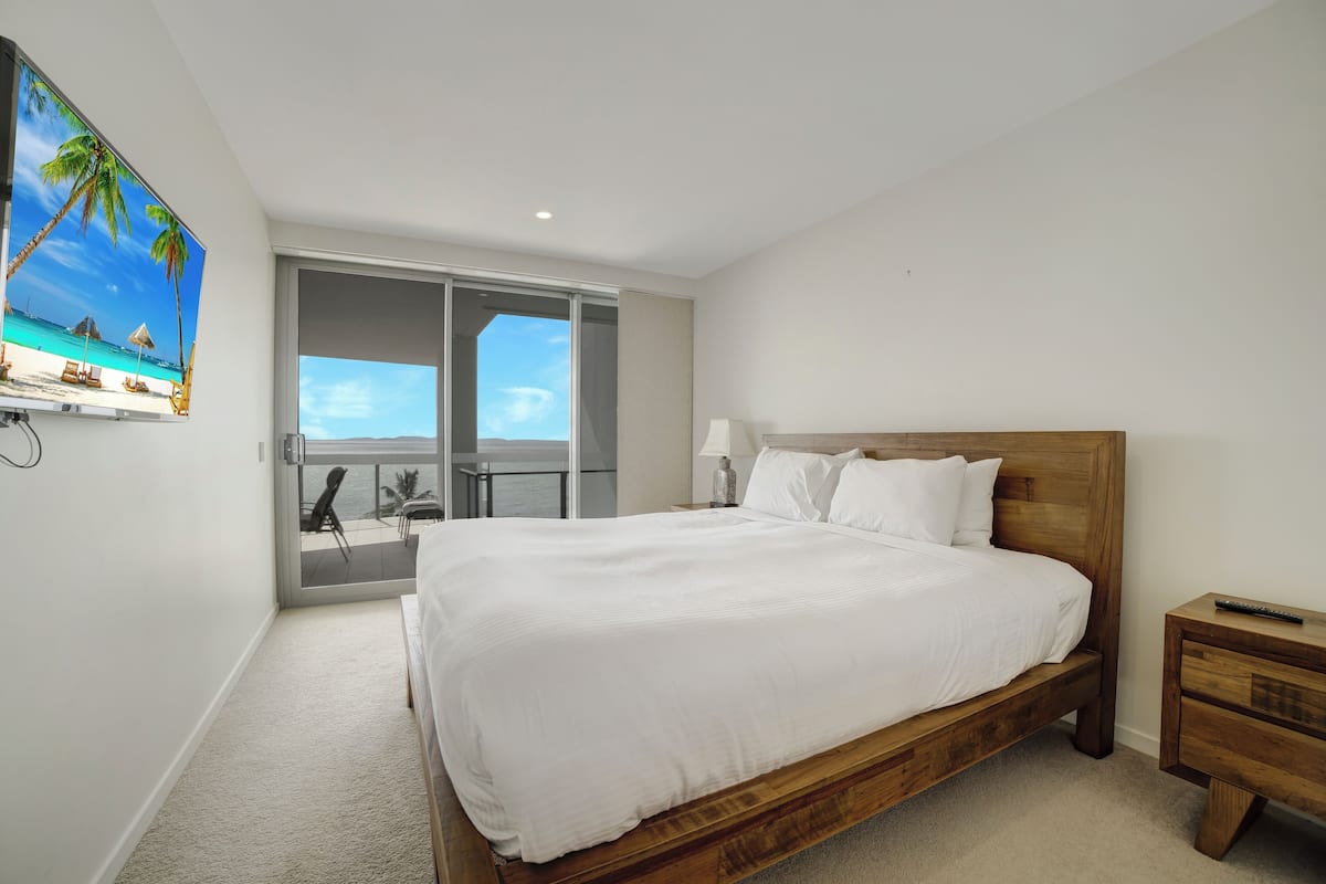2 Bedroom Beachfront Apartment | 2 bedrooms, premium bedding, individually decorated