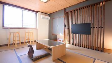 Japanese Style Room, Smoking | In-room safe, desk, free WiFi