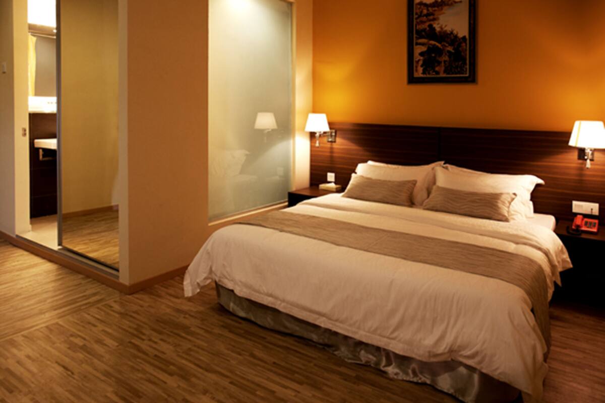 In-room safe, desk, blackout curtains, free WiFi