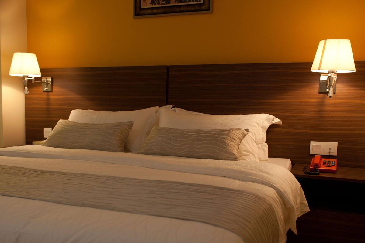 In-room safe, desk, blackout curtains, free WiFi