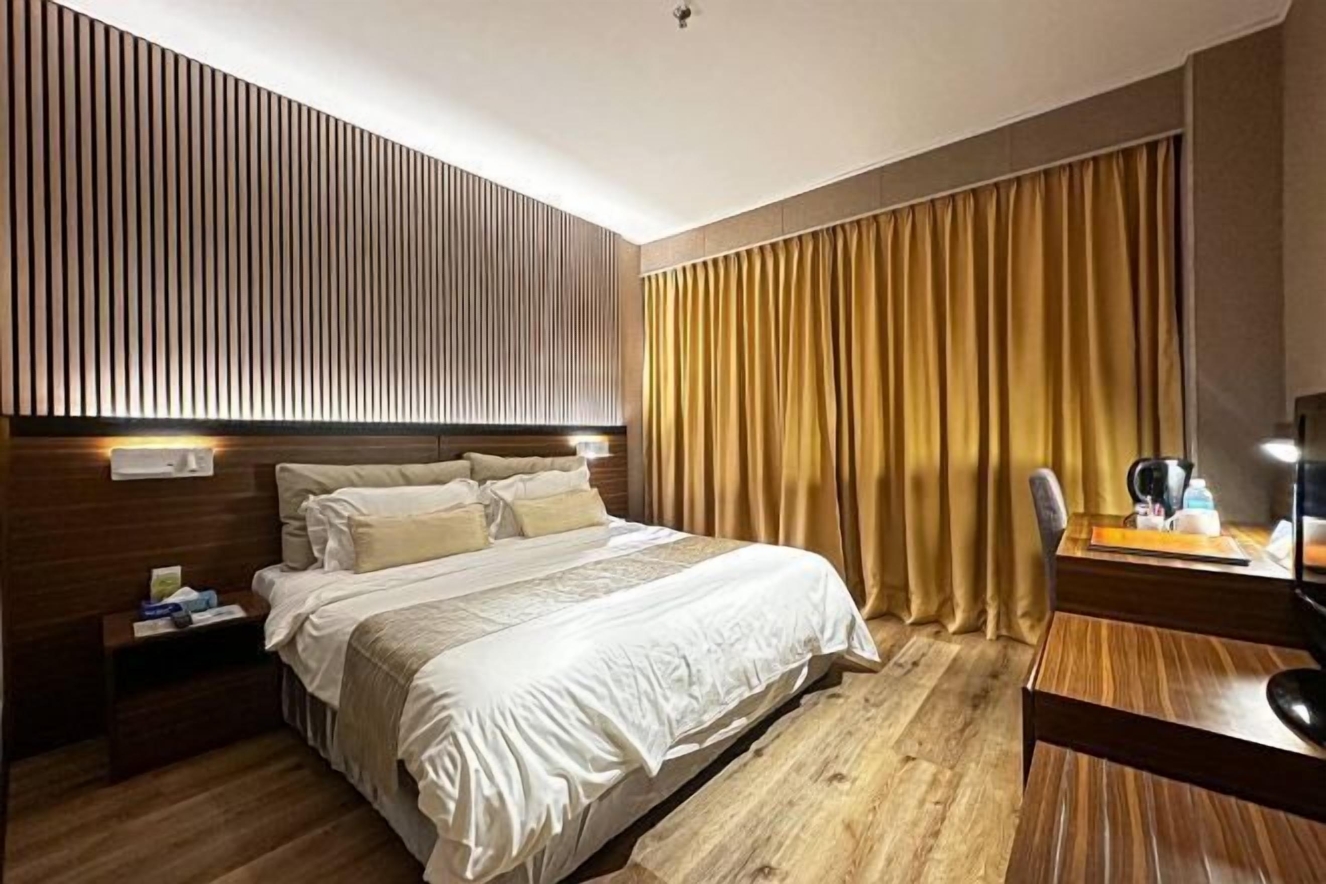 In-room safe, desk, blackout curtains, free WiFi