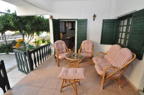 Porch - Ocean Village Apartments by Ocean Residences (Malevizi)