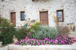 Duplex | Terrace/patio - Lithos Traditional Houses (Sitia)