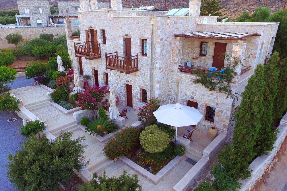 Lithos Traditional Houses