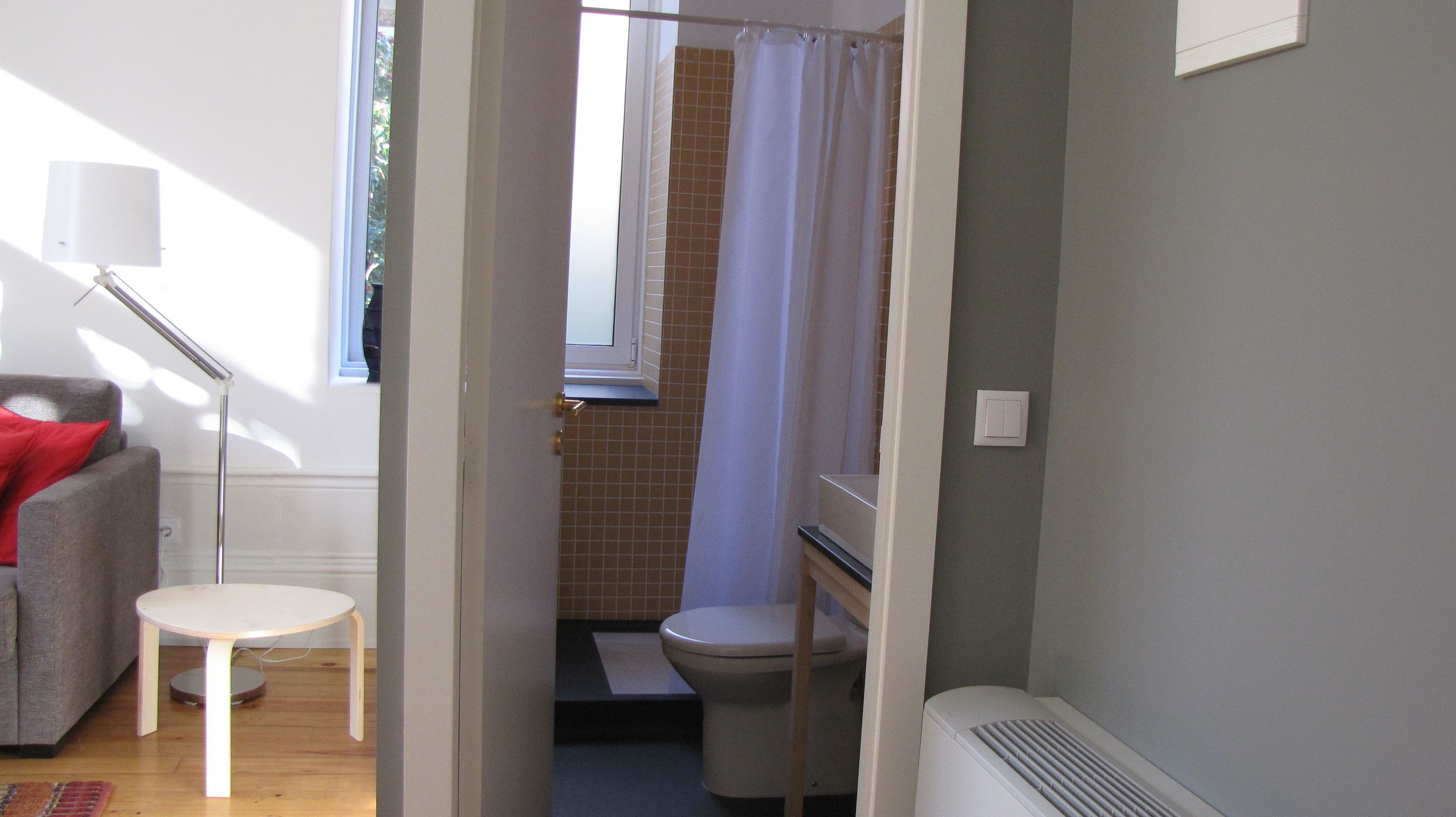 apartment, 1 bedroom, garden view (1st floor) | bathroom | shower, free toiletries, towels