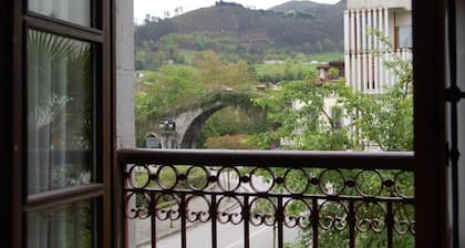 Hotel Puente Romano