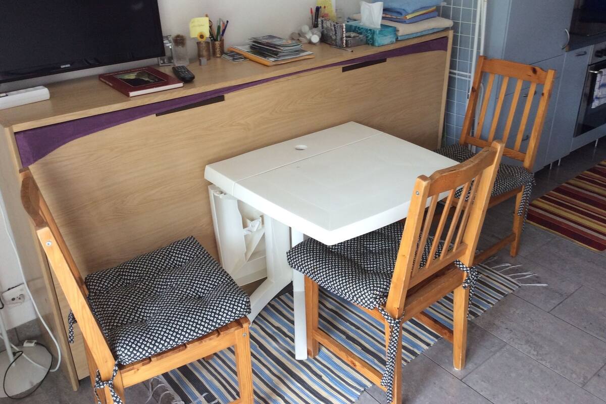 Apartament, vistes al jardí | Zona de menjador de l'habitació