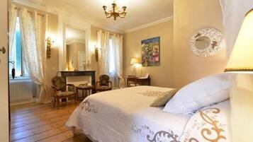 Chambre Double Luxe, salle de bains attenante, vue parc (La Lyonnaise) | Literie de qualité supérieure, minibar, décoration personnalisée, bureau