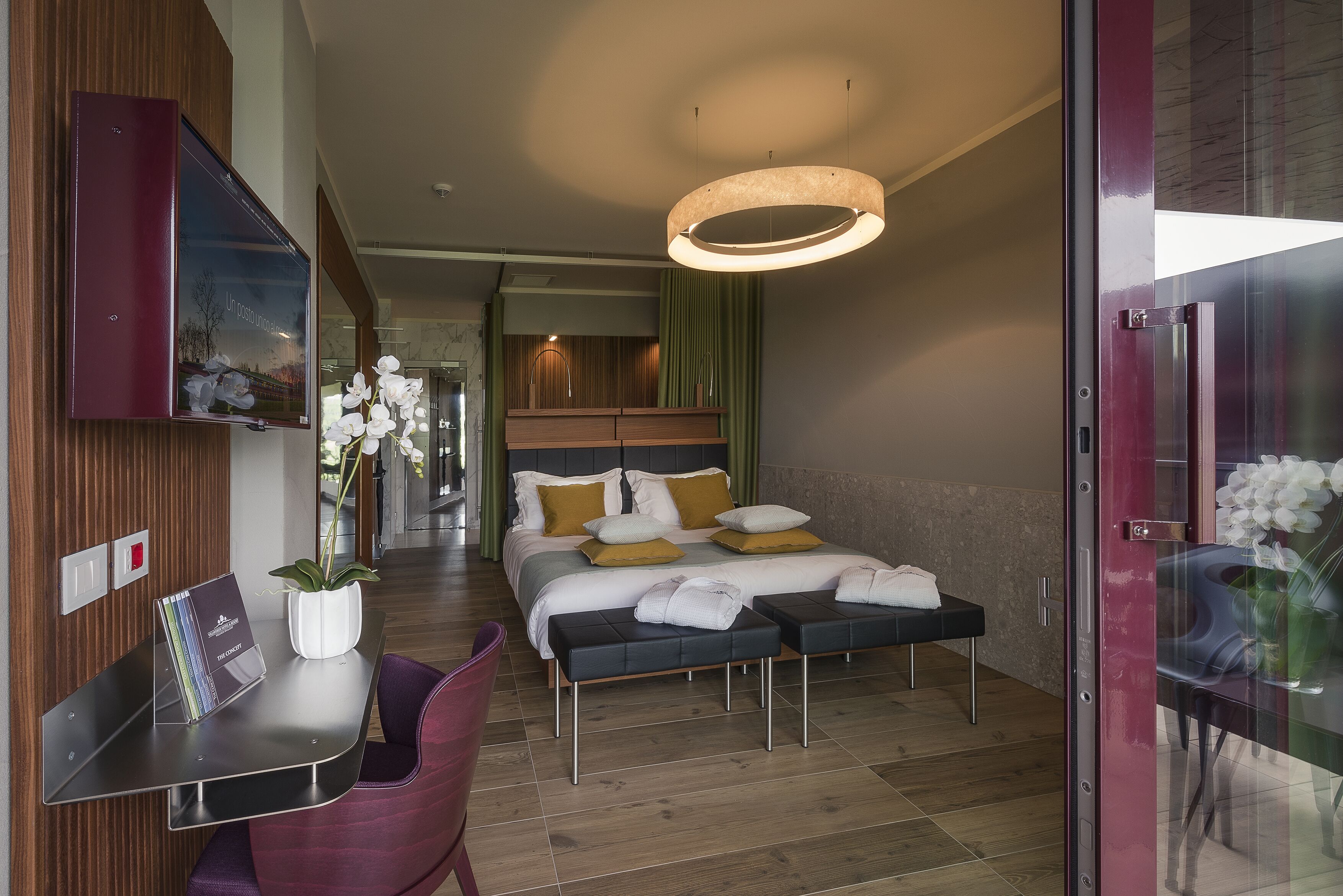 comfort double room | down duvets, minibar, in-room safe, desk