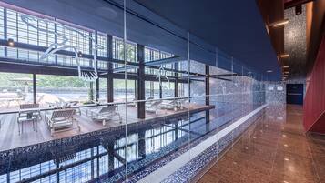 Indoor pool, seasonal outdoor pool, pool loungers