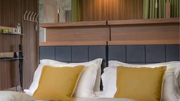 Comfort Double Room | Down comforters, minibar, in-room safe, desk