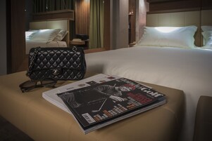 套房 | 羽绒被、迷你吧、客房内保险箱、办公桌