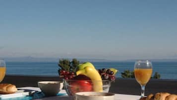 Duplex, 3 Bedrooms | Food and drink