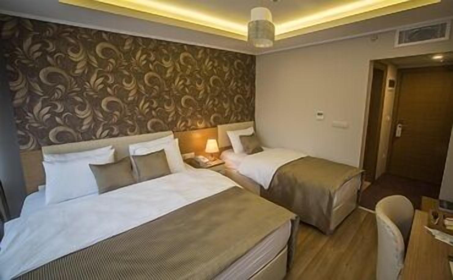 Photo - Park Square Hotel