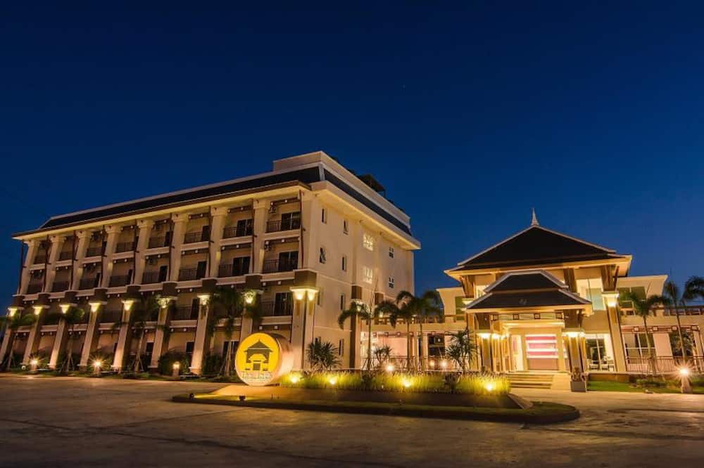 The Lake Hotel