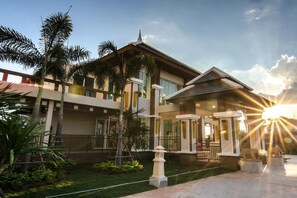 Exterior - The Lake Hotel (Khon Kaen)