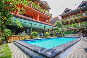 Outdoor pool - Lumbung Sari Hotel (Legian)