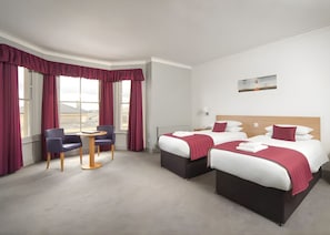 Fer et planche à repasser, draps fournis