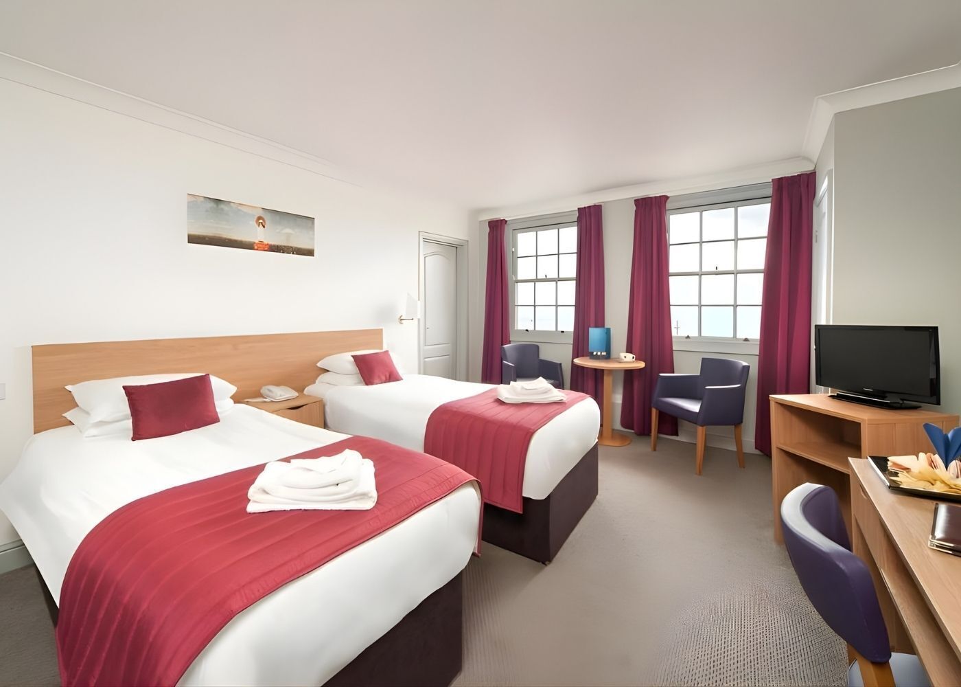 Triple Room | Iron/ironing board, bed sheets