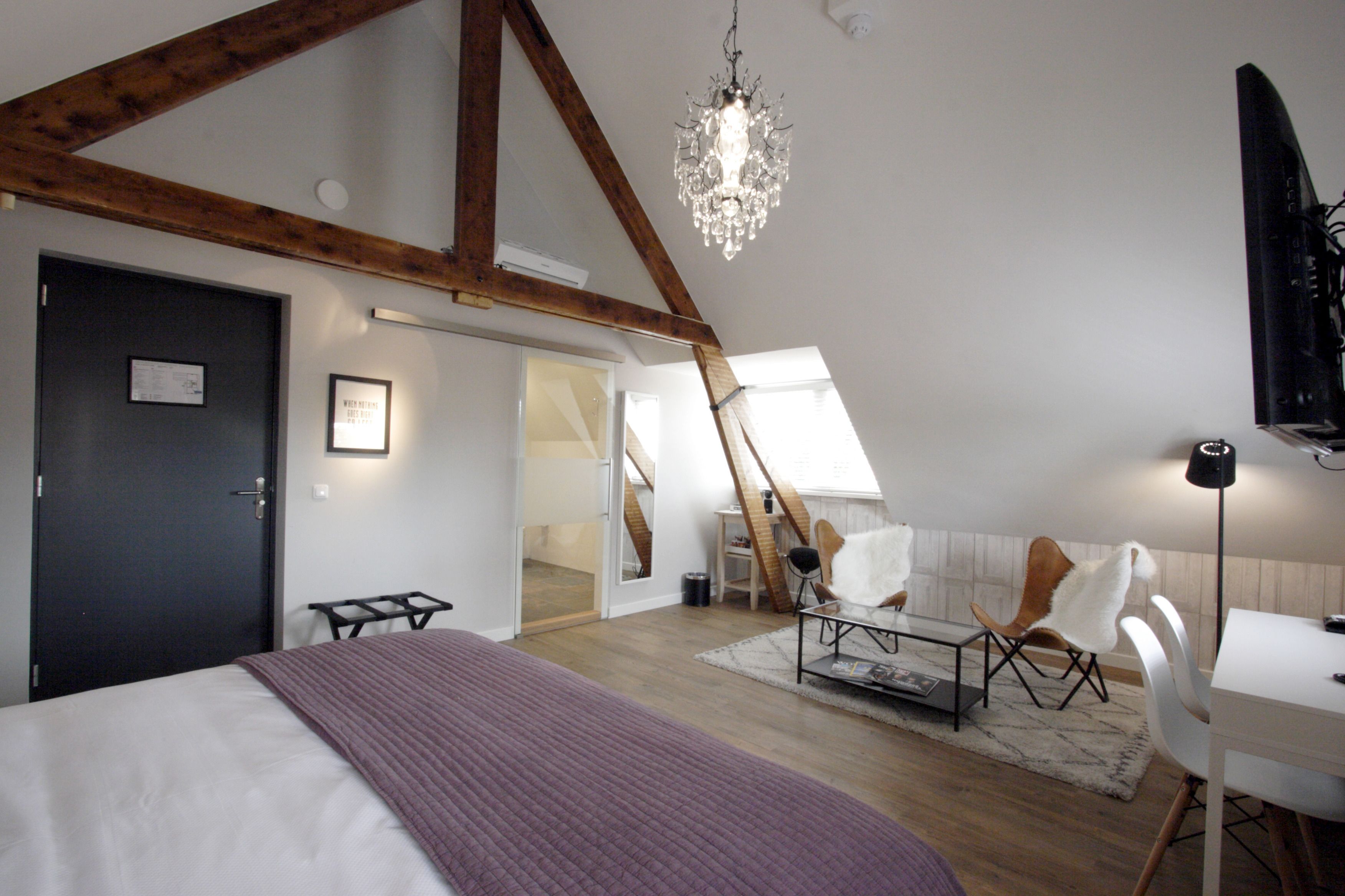 Loft Deluxe, vue ville | Coffres-forts dans les chambres, rideaux occultants