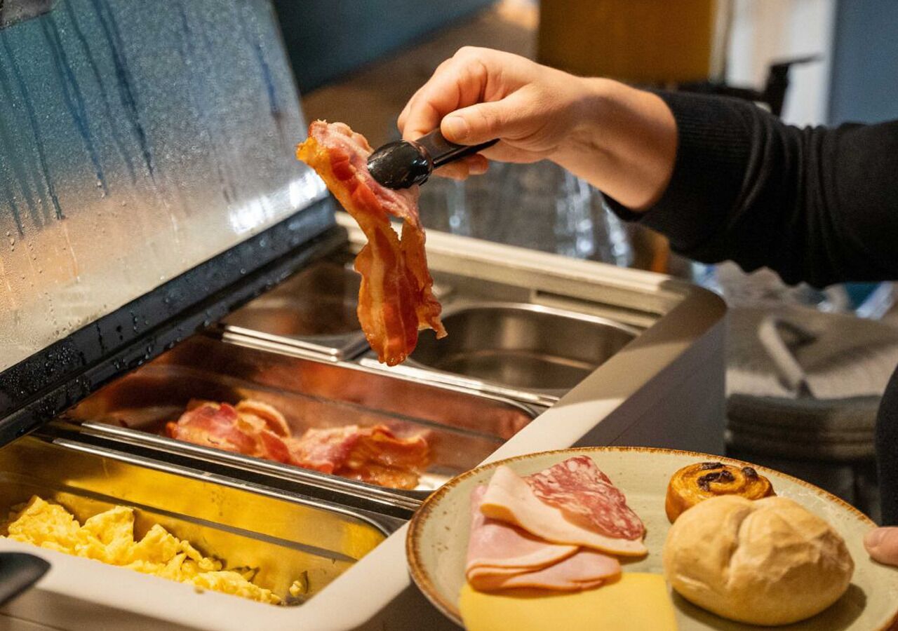 daily buffet breakfast (eur 10 per person)