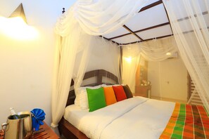 Deluxe Room, 1 King Bed, Bathtub | 1 bedroom, Egyptian cotton sheets, premium bedding, minibar - Royal Retreat Sigiriya (Sigiriya)