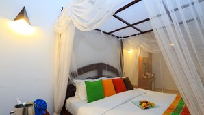 Deluxe kamer, 1 kingsize bed, bad | 1 slaapkamer, lakens van Egyptisch katoen, luxe beddengoed, een minibar
