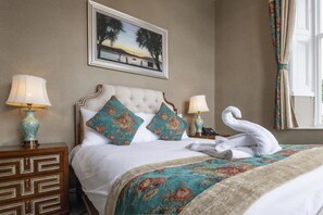 Desk, iron/ironing board, free WiFi, bed sheets - The Glenburn Hotel (Rothesay)
