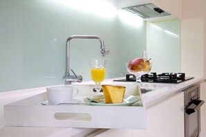 Superior Apartment, 2 Bedrooms | Private kitchenette | Fridge, microwave, oven, stovetop - Oriente Marina Apartments by APT IIN - Parque das Nações (Lisbon)