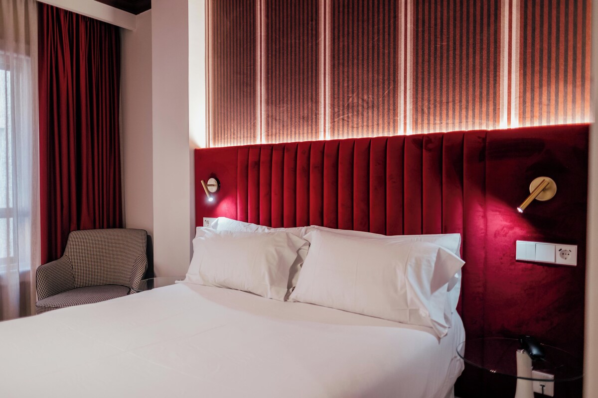 Superior Double Room | Premium bedding, minibar, in-room safe, desk