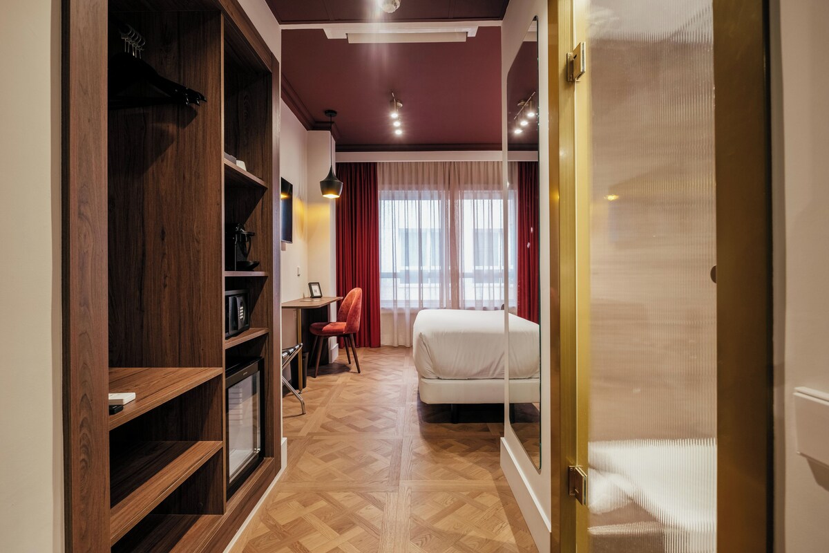 Standard Double or Twin Room | Premium bedding, minibar, in-room safe, desk