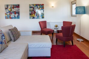 Family Apartment, 3 Bedrooms, City View | Living area | Flat-screen TV - Oriente 25 Apartments by APT IIN - Parque das Nações (Lisbon)