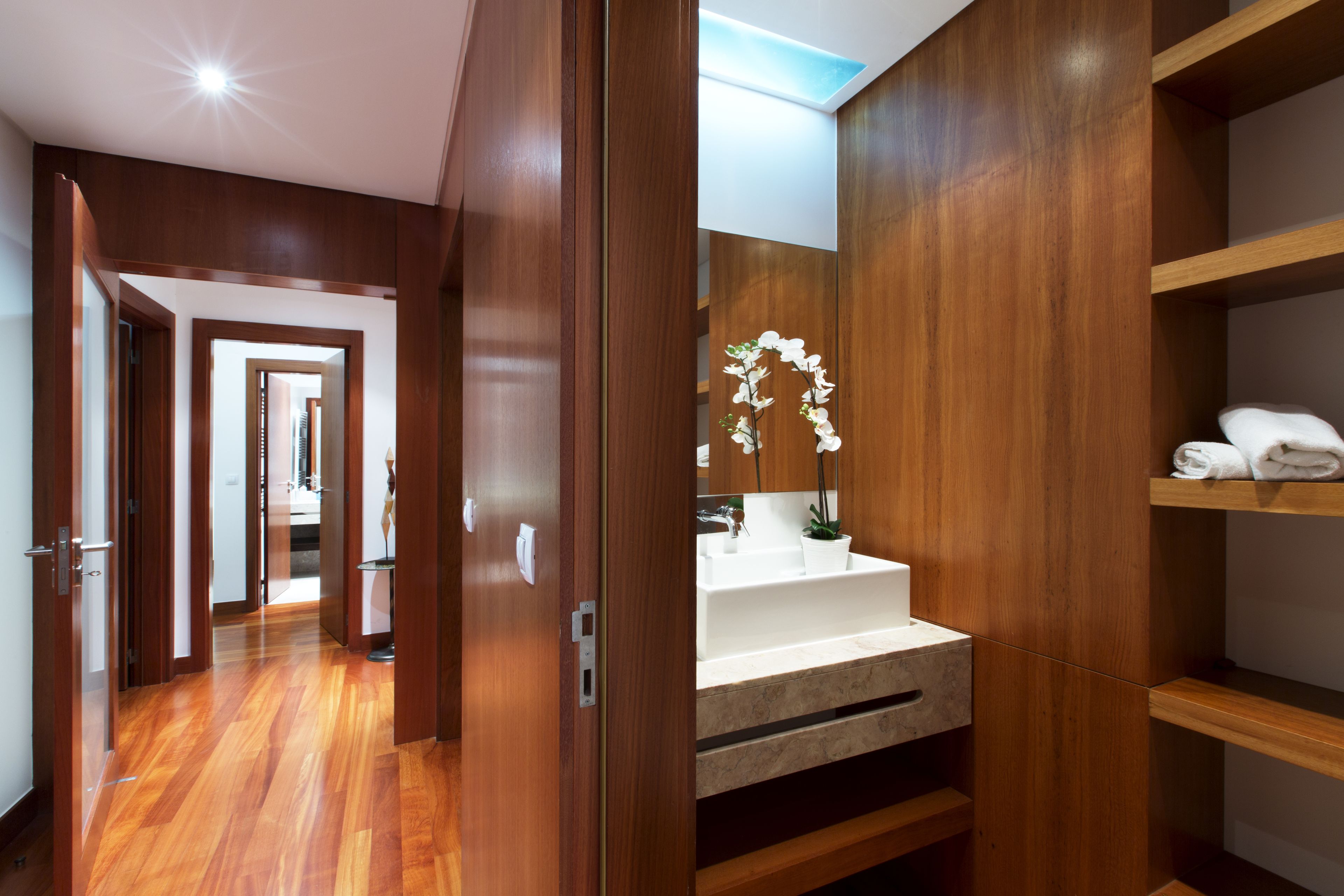 Apartament familiar, 3 dormitoris, vistes a la ciutat | Lavabo