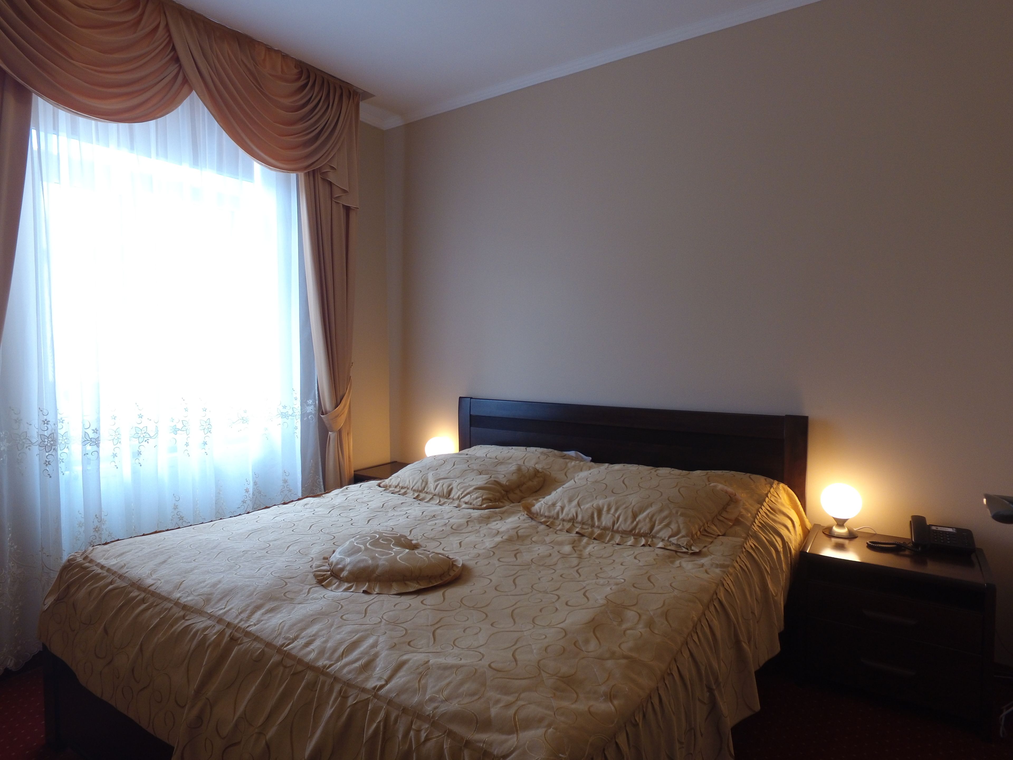 in-room safe, desk, soundproofing, iron/ironing board