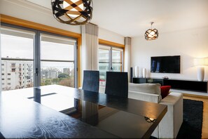Deluxe-Apartment, 1 Schlafzimmer | Wohnbereich