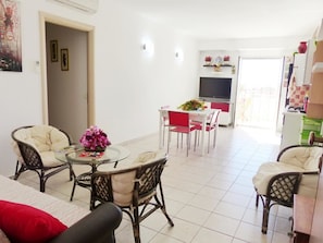 Apartment, 3 Schlafzimmer | Wohnbereich