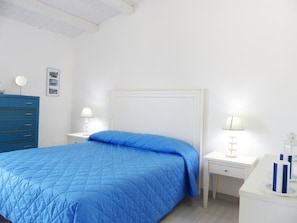 Roupas de cama premium, ferros/tábuas de passar roupa, berços grátis