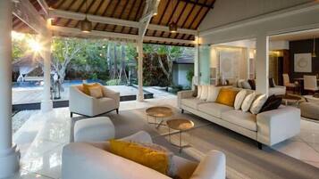 Luxury Villa, 4 Bedrooms | Lobby sitting area