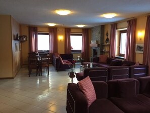 Lobby sitting area - Hotel Sciatori (Sestriere)